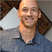 Madre lingue in Inglese e Italiano con esperienza nel insegnamento dalle elementari in su.